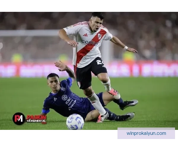 阿库尼亚比赛精彩瞬间回顾，运动员们拼尽全力，表现亮眼。