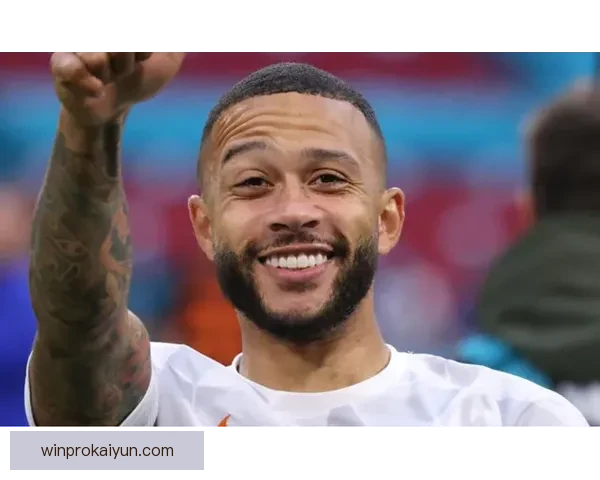 罗贝托右路多功能属性持续提升，攻防表现稳健